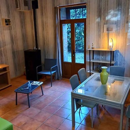 Suite Dans Le Jardin Du Chateau Agonges Eksteriør billede