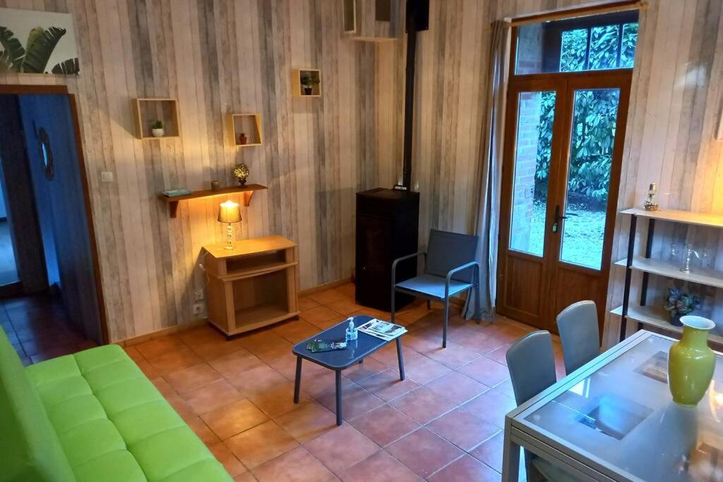 Suite Dans Le Jardin Du Chateau Agonges Eksteriør billede