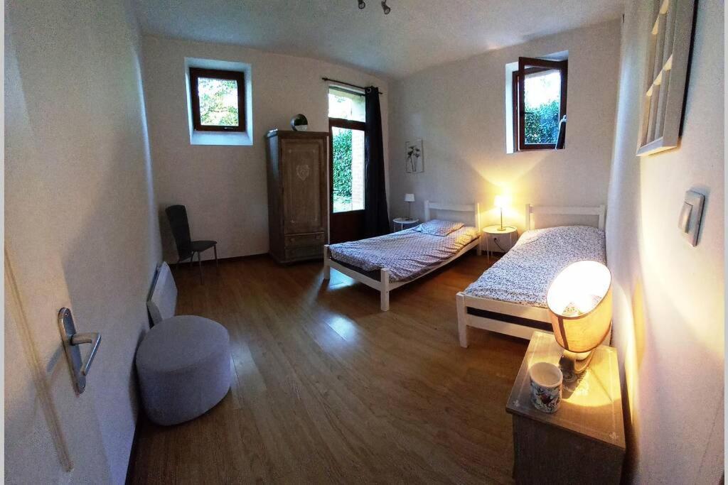 Suite Dans Le Jardin Du Chateau Agonges Eksteriør billede